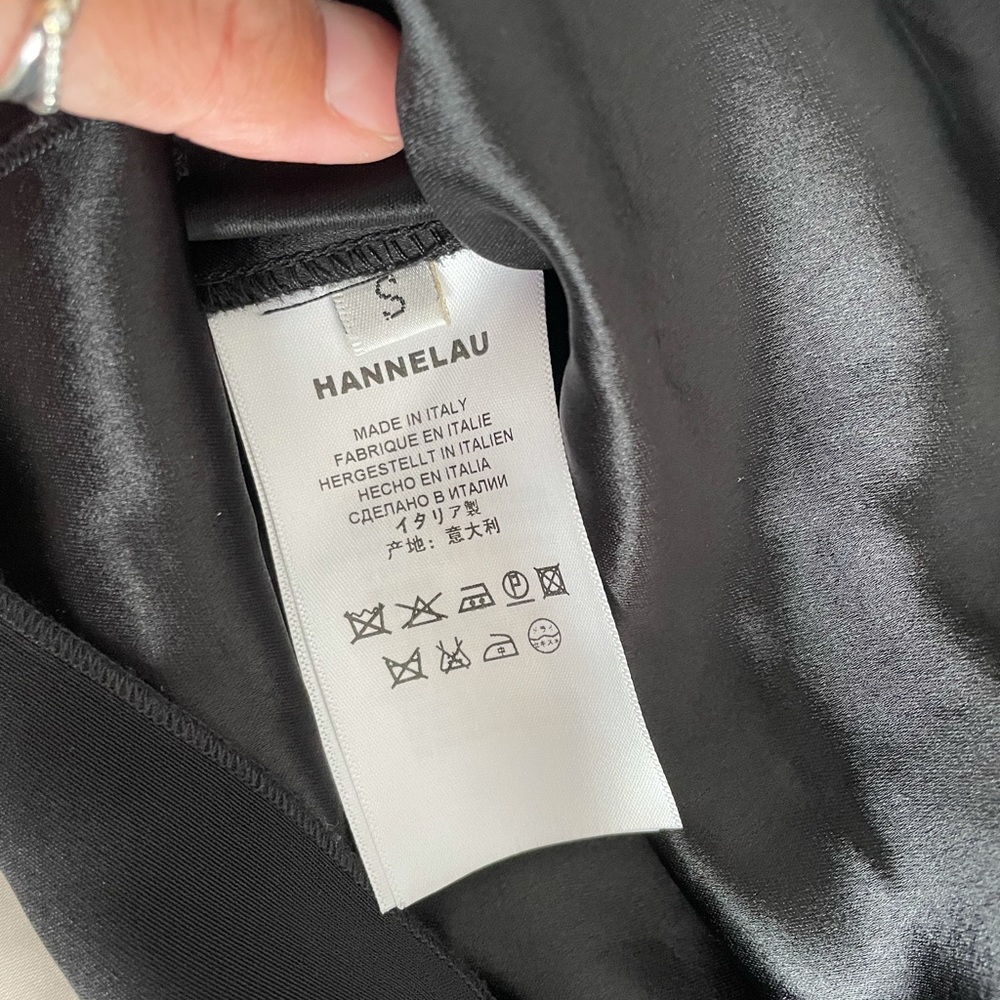 Black basic blouse - Picture 3 of 6